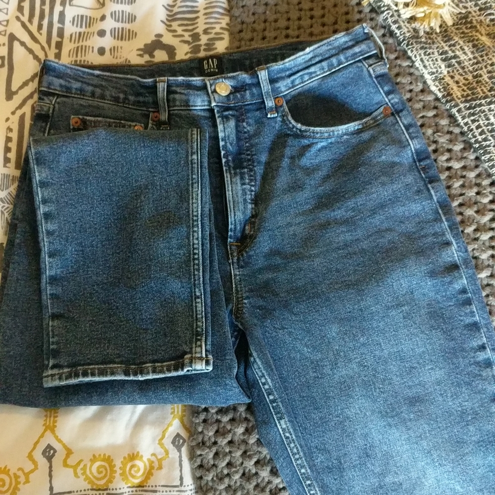 GAP size 30 regular length medium wash jeans